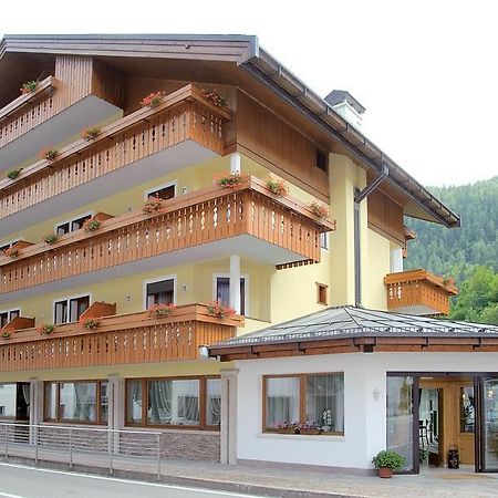 Hotel Garni Posta フォルノ・ディ・ゾルド エクステリア 写真