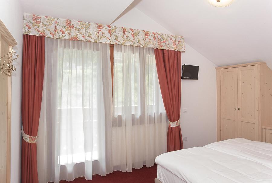 Hotel Garni Posta フォルノ・ディ・ゾルド エクステリア 写真